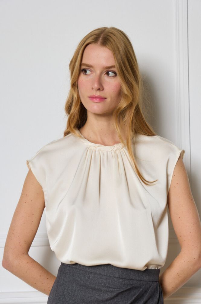 Blusa Satén Cuello Trenzado