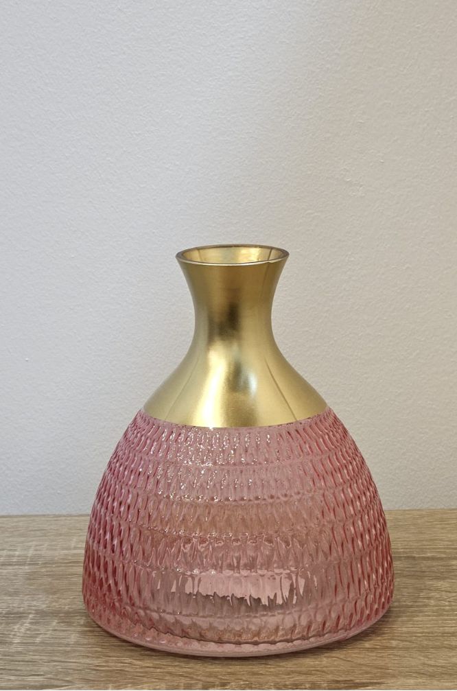 Jarrón diseño Cristal Rosa -Metal Dorado